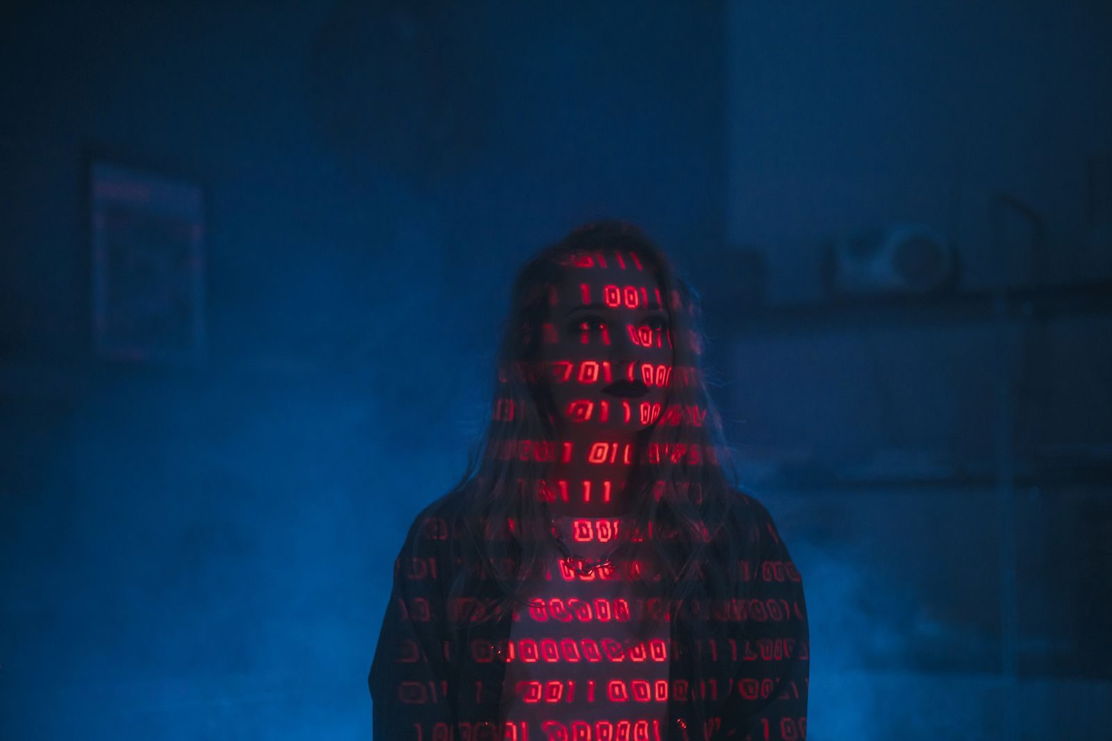 Representação abstrata de uma rede de comunicação entre sistemas de inteligência artificial