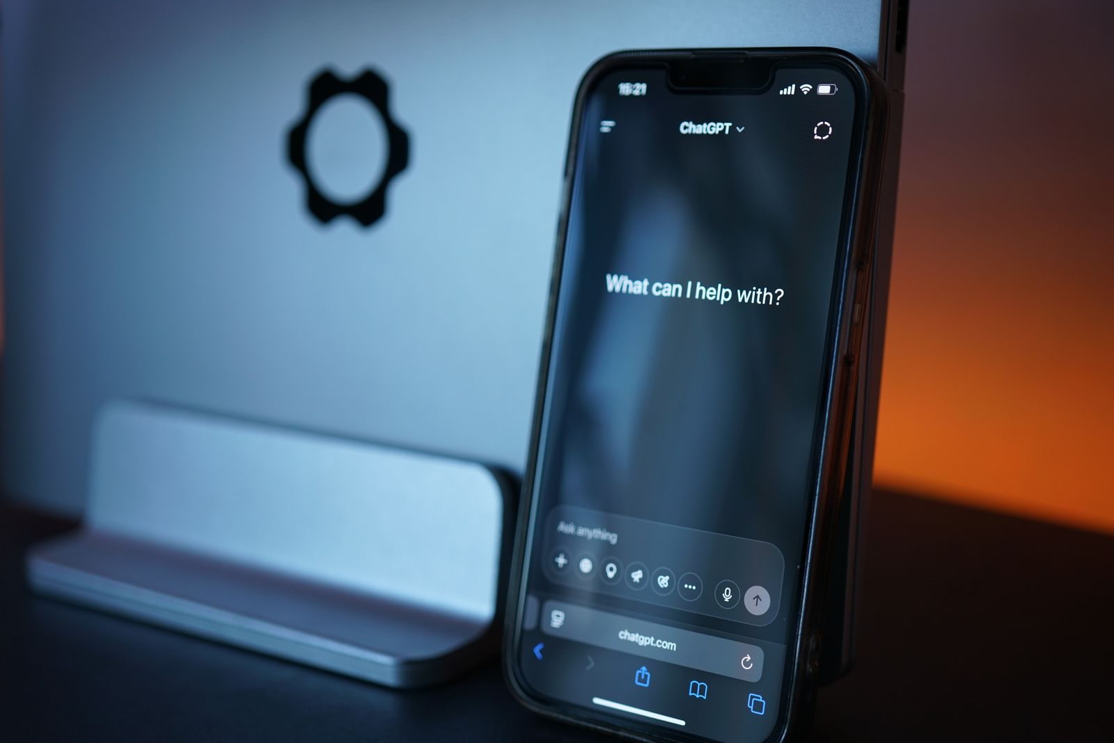 Tela de celular com assistente de inteligência artificial aberto