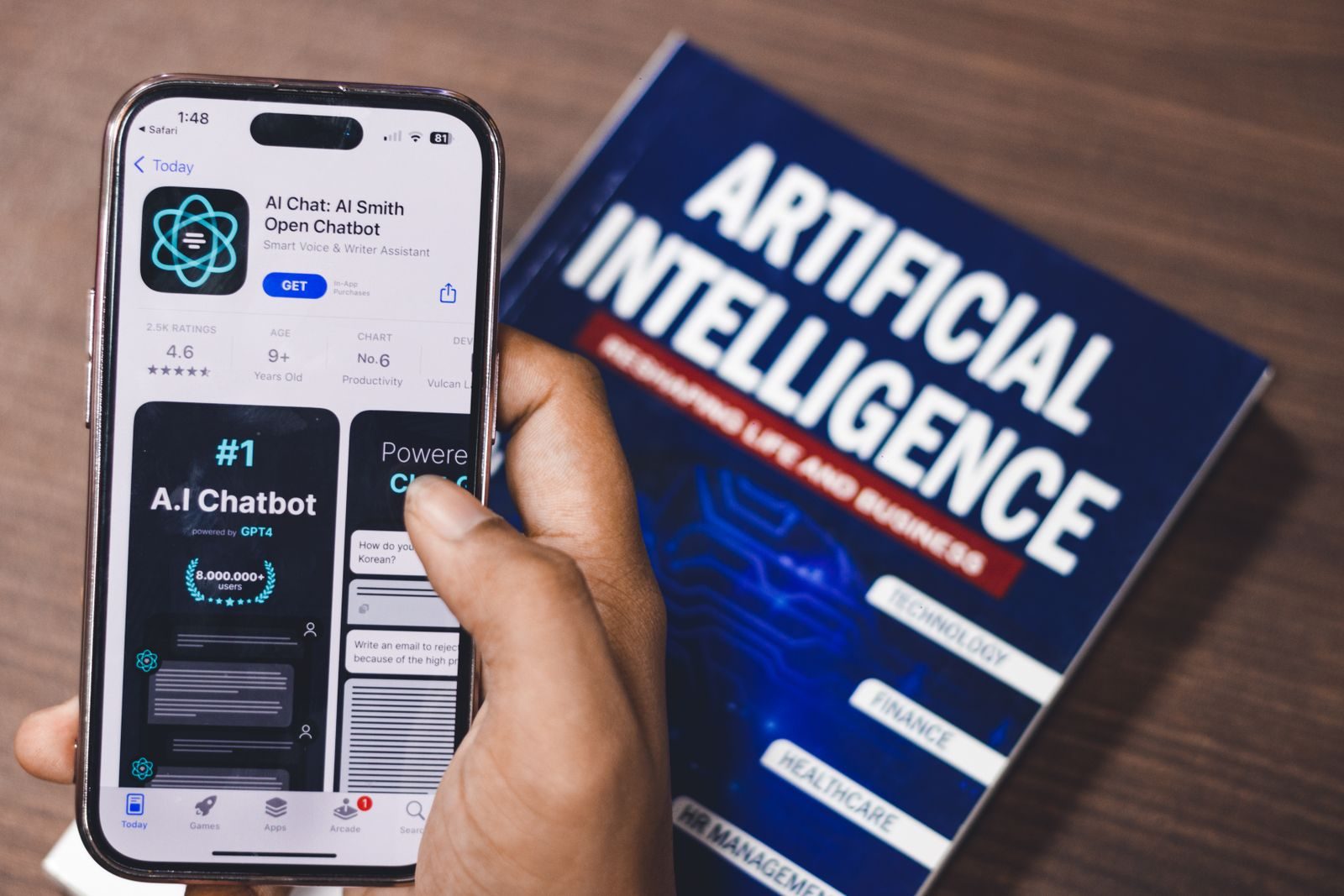 Celular exibindo assistente de inteligência artificial