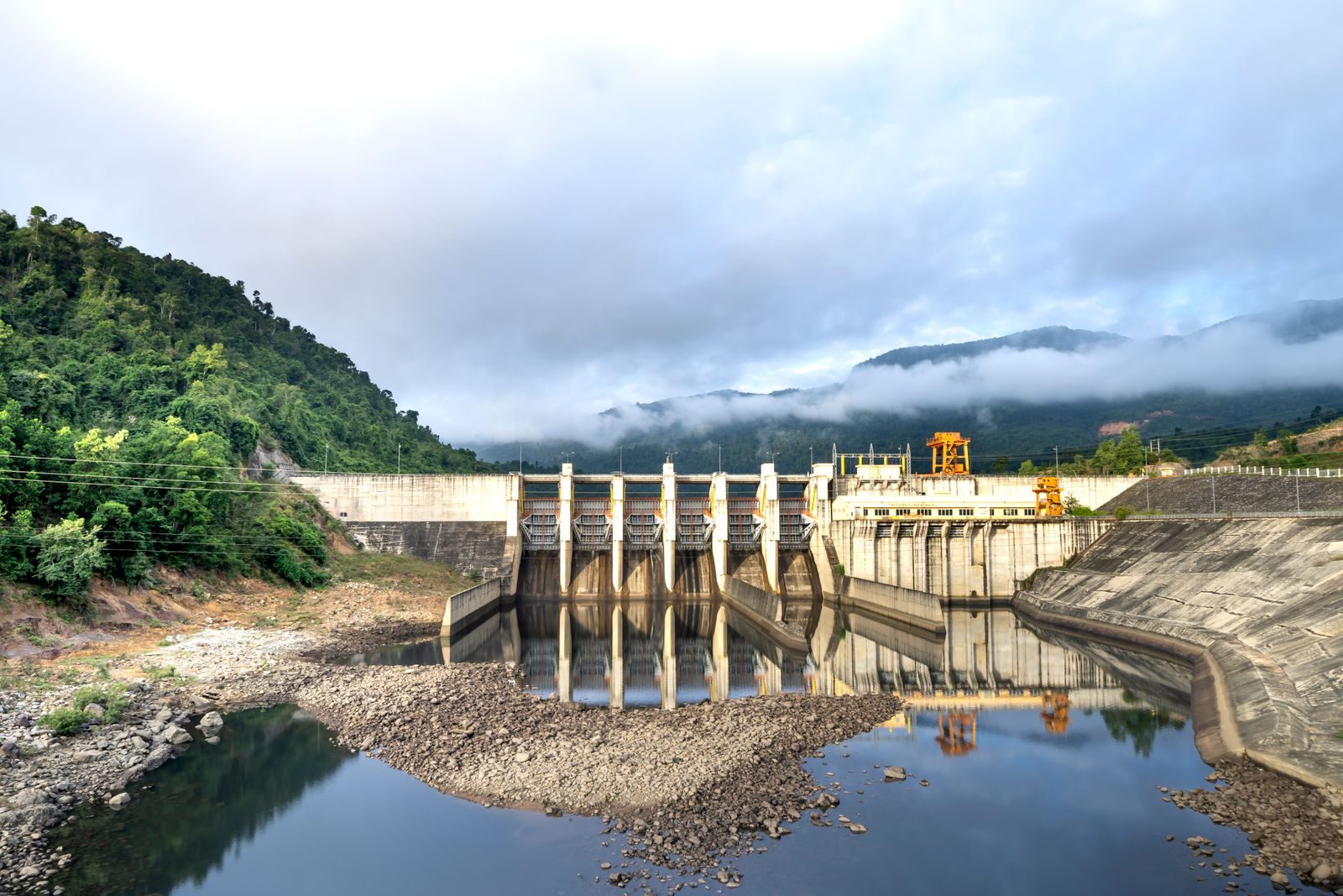 Usina hidrelétrica de Itaipu, na fronteira entre Brasil e Paraguai
