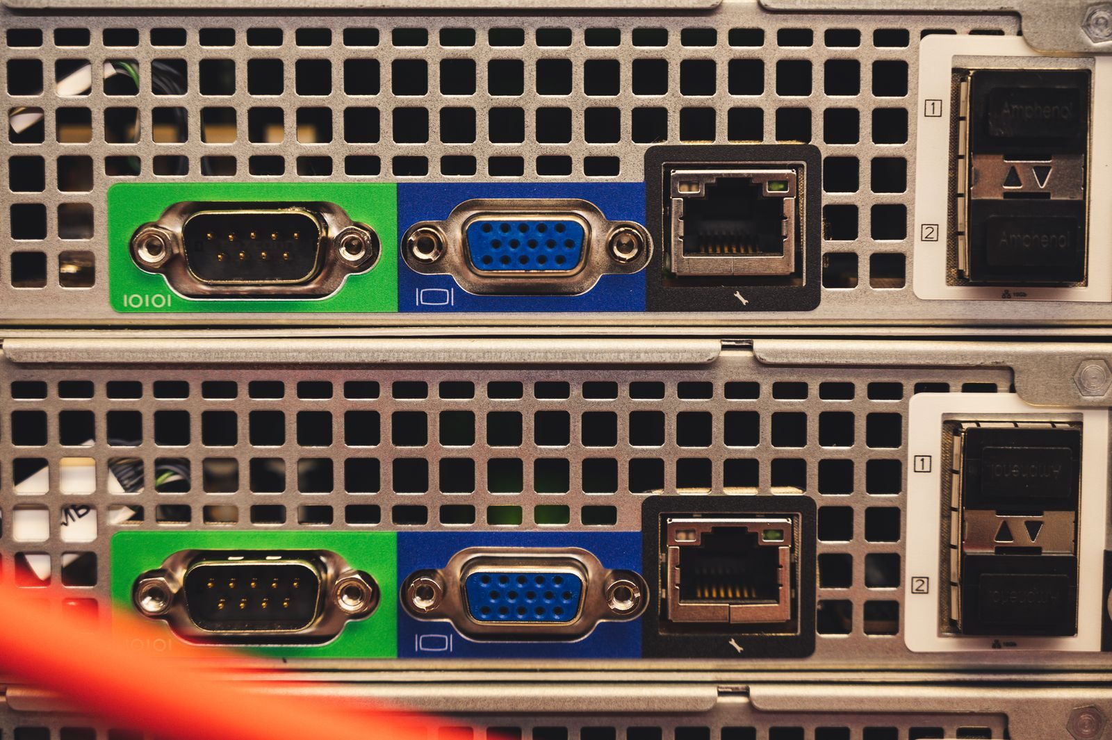 Fileiras de servidores em um data center
