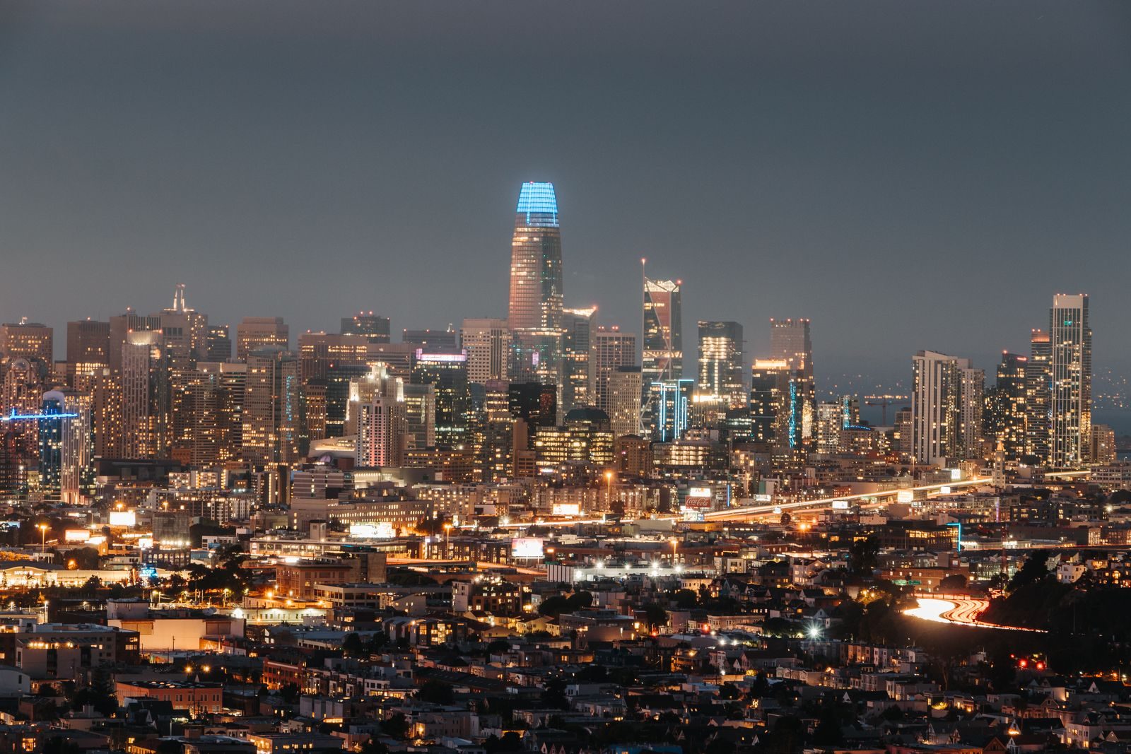 Prédios de escritórios no centro de uma grande cidade americana