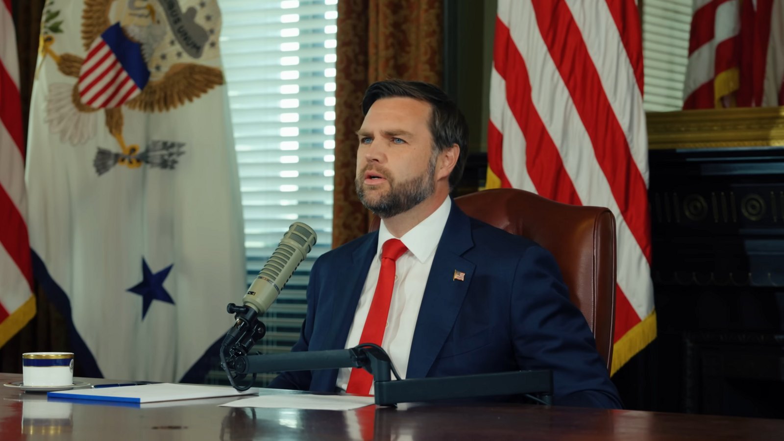 Vice-presidente dos Estados Unidos, JD Vance, fala à imprensa