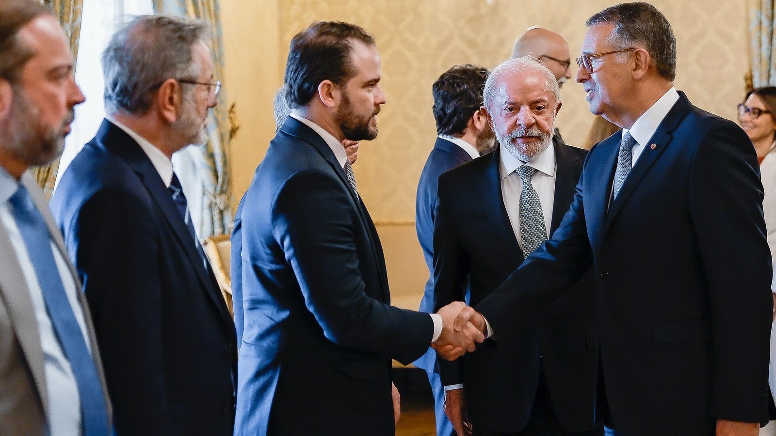 Lula discursa em evento no Palácio do Planalto sobre o pacote para microempreendedores