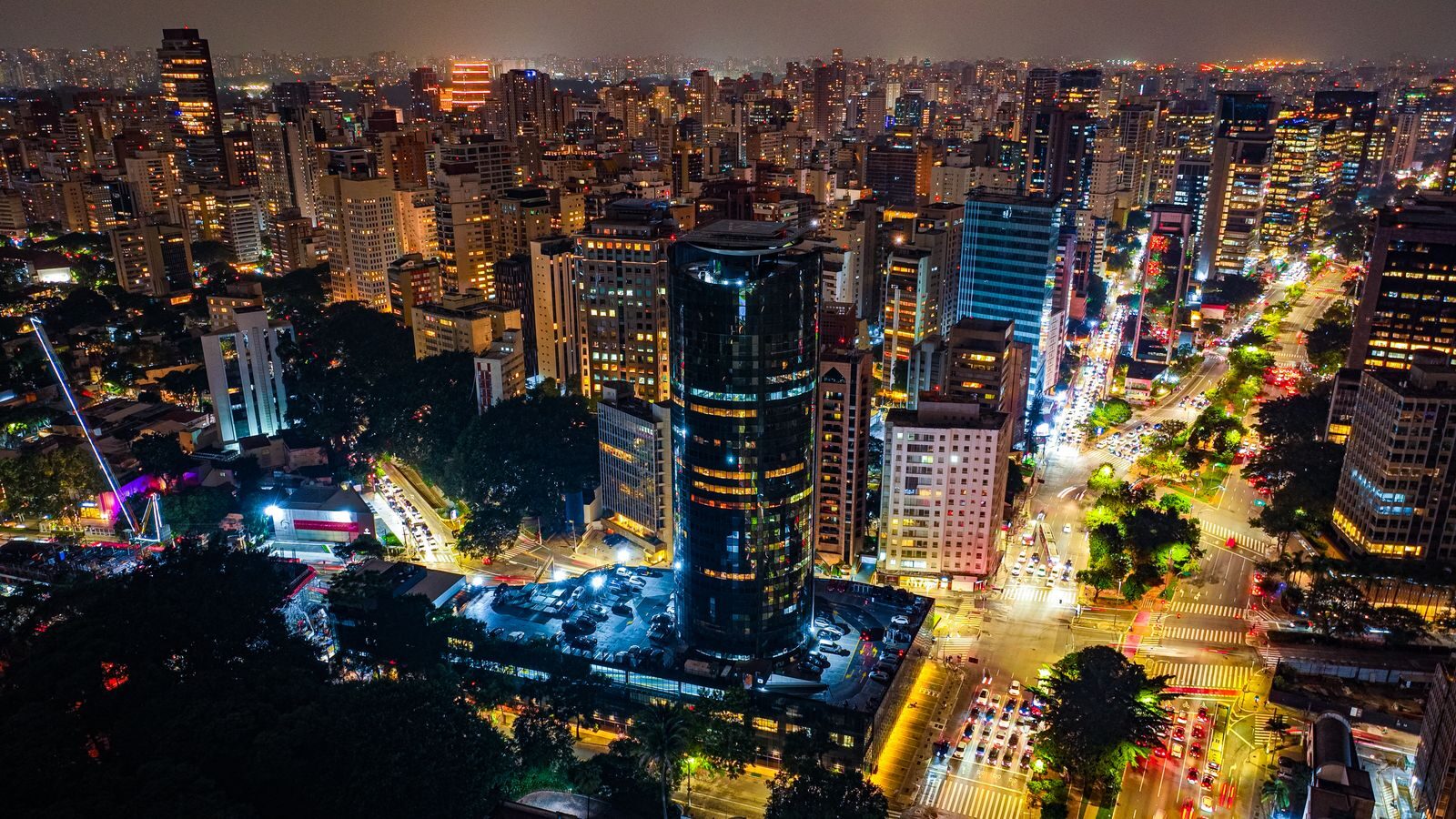 Vista aérea noturna de São Paulo